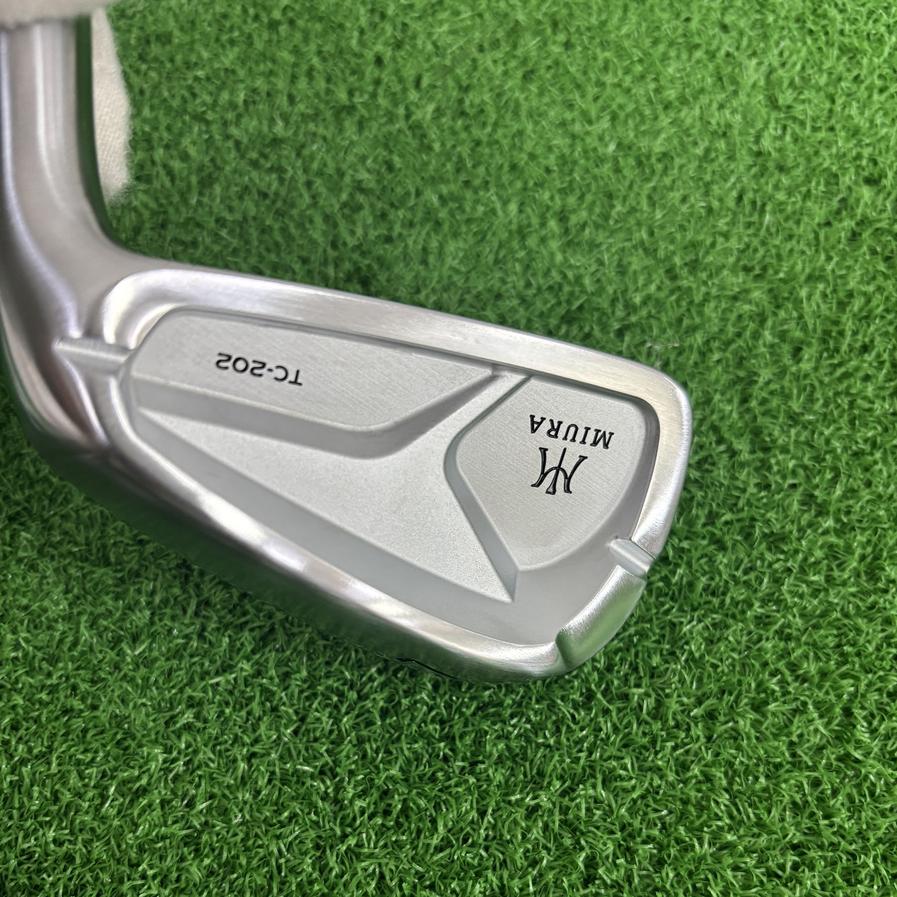 Miura Golf Iron TC-202 Forged #4-P Sets with shaft and grip - Image 7